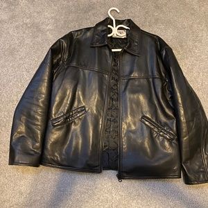 Italian made, high quality Black X-L Leather Bomber style jacket